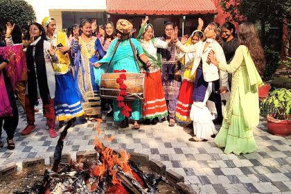 खजानी वूमैनस वोकेशनल इंस्टीट्यूट में मनाया गया लोहड़ी पर्व
