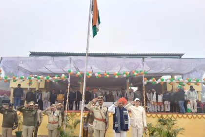 विधायक दीपक मंगला ने बल्लभगढ़ में उपमंडल स्तरीय 75 वें गणतंत्र समारोह में किया ध्वजारोहण