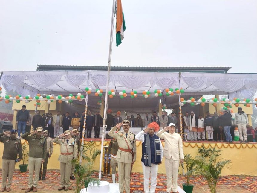 विधायक दीपक मंगला ने बल्लभगढ़ में उपमंडल स्तरीय 75 वें गणतंत्र समारोह में किया ध्वजारोहण