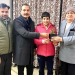 वकील की बेटी अनमोल खरब ने नेशनल बैडमिंटन टूर्नामेंट में स्वर्ण पदक जीतने पर बधाई