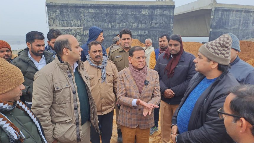 फरवरी में आवाजाही के लिए खुलेगा मंझावली यमुना पुल - राजेश नागर