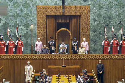 संसद का बजट सत्र: राष्ट्रपति ने कहा- सदियों बाद राम मंदिर का सपना पूरा हुआ