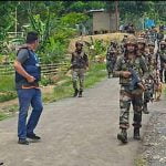 मणिपुर के मोरेह में सुरक्षाबलों पर आरपीजी अटैक, 5 जवान घायलमणिपुर के मोरेह में सुरक्षाबलों पर आरपीजी अटैक, 5 जवान घायल