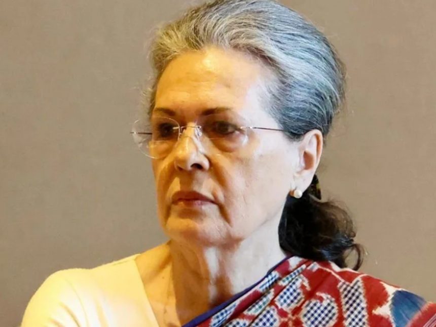 सोनिया बोलीं- सत्ताधीशों के लिए धर्मनिरपेक्षता अपमानजनक बन गई है