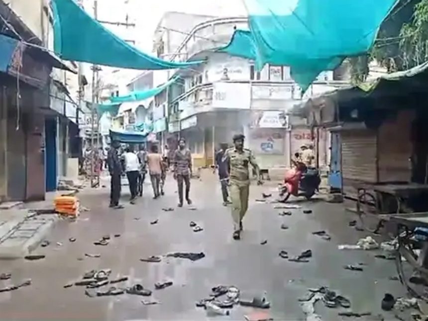 गुजरात के मेहसाणा में शोभायात्रा पर पथराव, 5 घायल, 15 हिरासत में