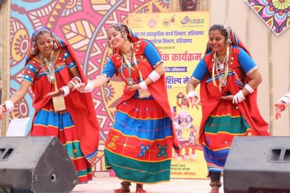 37वें सूरजकुंड मेला की दोनो चौपालों पर पर्यटकों का हो रहा खूब मनोरंजन