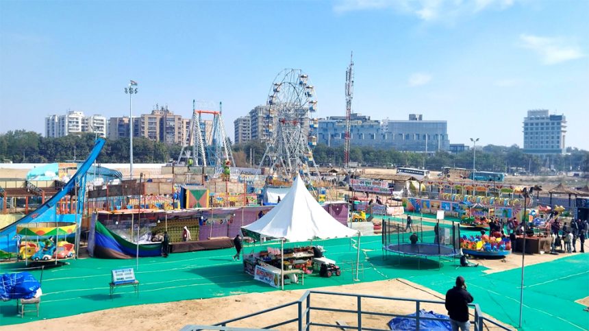 सूरजकुंड मेला ग्राऊंड के गेट नंबर एक के पास बच्चों के साथ कर सकते हैं चांद-तारा की सवारी