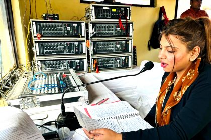 खोया पाया बूथ मेले में बिछड़े लोगों को अपनों से मिलाने का कर रहा है भरपूर सहयोग