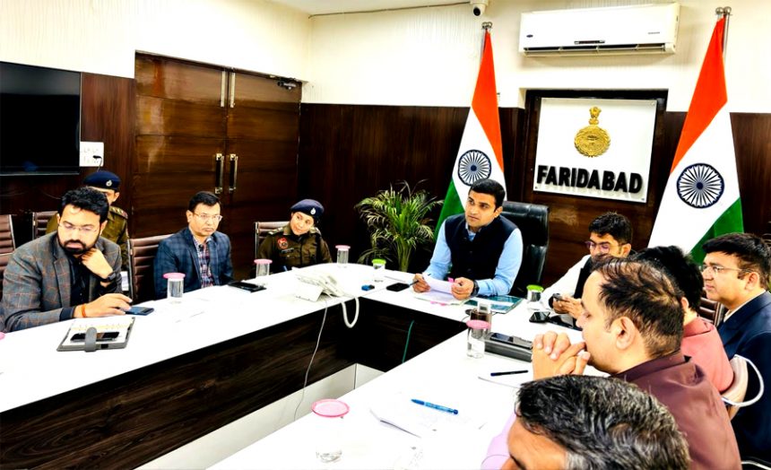 चुनाव आयोग के दिशा-निर्देशों के तहत ही आम चुनावों की फुलप्रूफ तैयारी सुनिश्चित करें अधिकारी: डीसी