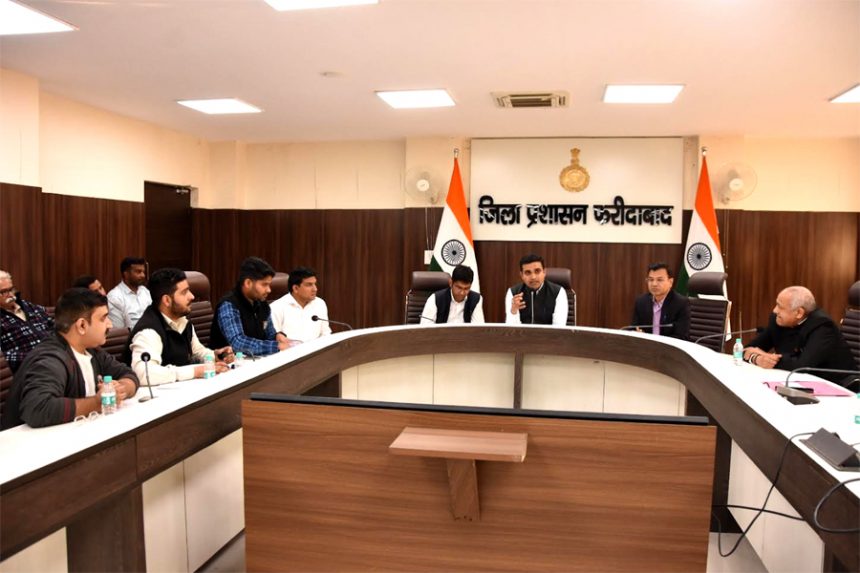 हाफ मैराथन में रजिस्ट्रेशन करने के लिए बड़ी संख्या में लोग हो रहे हैं शामिल 40 हजार लोगों ने किया रजिस्ट्रेशन : डीसी विक्रम सिंह