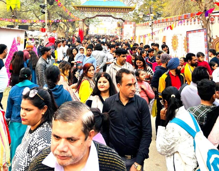 हरियाणवी प्रसिद्ध सूफी गायक विक्रम ने सूफी गायन से किया दर्शकों को मंत्रमुग्ध