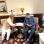 जेवर-फरीदाबाद राजमार्ग पर मोहना गांव में उतार-चढ़ाव को लेकर केंद्रीय मंत्री नितिन गडक़री से मिले केंद्रीय राज्यमंत्री कृष्णपाल गुर्जर