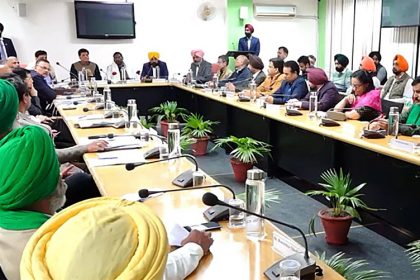 केंद्र का किसानों को 4 फसलों पर MSP का प्रस्ताव, 5 साल मक्का, कपास, अरहर-उड़द खरीदने का ऑफर