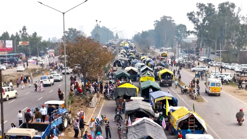 किसान आंदोलन को लेकर हरियाणा में इंटरनेट की रोक हटी, सिंघु-टिकरी बॉर्डर अस्थाई तौर पर खोले