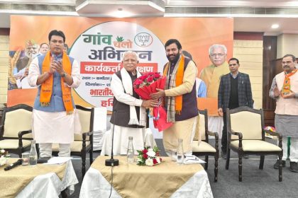 मनोहरलाल ने दिया हर बूथ जीतने का लक्ष्य, बिप्लब बोले-कार्यकर्ता के लिए सब संभव, जीत तय