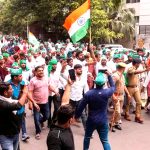 किसानों का दिल्ली मार्च, हाईवे जाम, पुलिस बैरिकेडिंग तोड़ किसान चिल्ला बॉर्डर की तरफ बढ़े