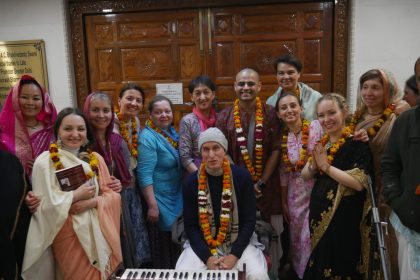 इस्कॉन मंदिर, सेक्टर 37, फरीदाबाद में संगीतमय बांसुरी संगीत कार्यक्रम ने भक्तों को मंत्रमुग्ध कर दिया