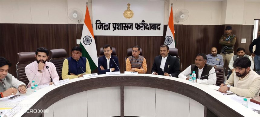 ग्रामीण क्षेत्रों में जलापूर्ति, साफ़-सफाई, सोलर लाइट, वाटर कूलर जैसी मूलभूत सुविधाएं हो सुनिश्चित: चेयरमैन विजय कुमार