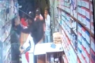 फरीदाबाद में मेडिकल स्टोर संचालक से मारपीट, दुकान में घुसे बदमाश, वजह पूछने पर बोले- ​​​​​लड़की को मैसेज करता है