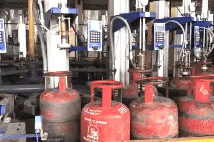 Good news: Domestic gas cylinder becomes cheaper by Rs 100