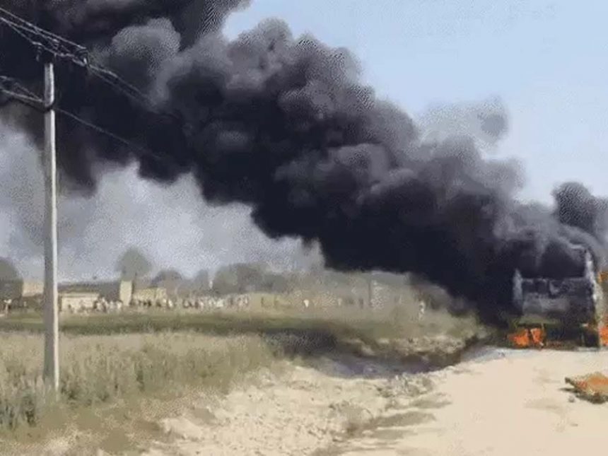 High tension wire fell on a bus full of wedding procession in Ghazipur: 4 killed in fire, entire bus burnt in a few seconds