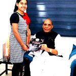 Faridabad's daughter "Rahadikha" was honored by Defense Minister Raj Nath Singh for her social service.