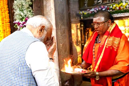 परिवारवादियों ने देश को बर्बाद किया, उन्होंने जमीन-आसमान बेचकर कोठियां बनवाईं, मैंने घर भी नहीं बनवाया : PM MODI