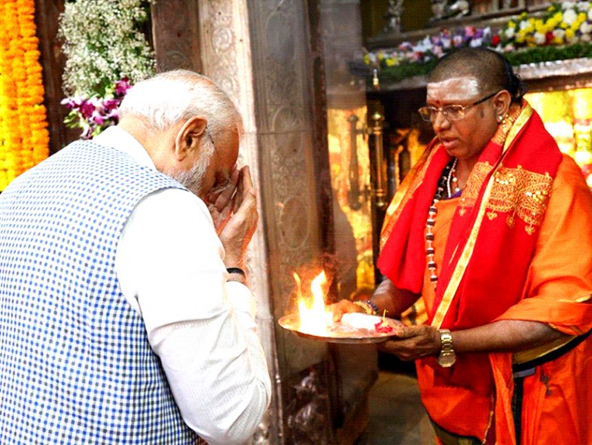 परिवारवादियों ने देश को बर्बाद किया, उन्होंने जमीन-आसमान बेचकर कोठियां बनवाईं, मैंने घर भी नहीं बनवाया : PM MODI