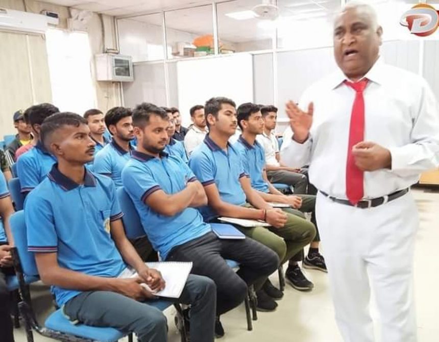 एकलव्य इंस्टिट्यूट में विश्व नागरिक सुरक्षा दिवस मनाया गया: डॉ एमपी सिंह