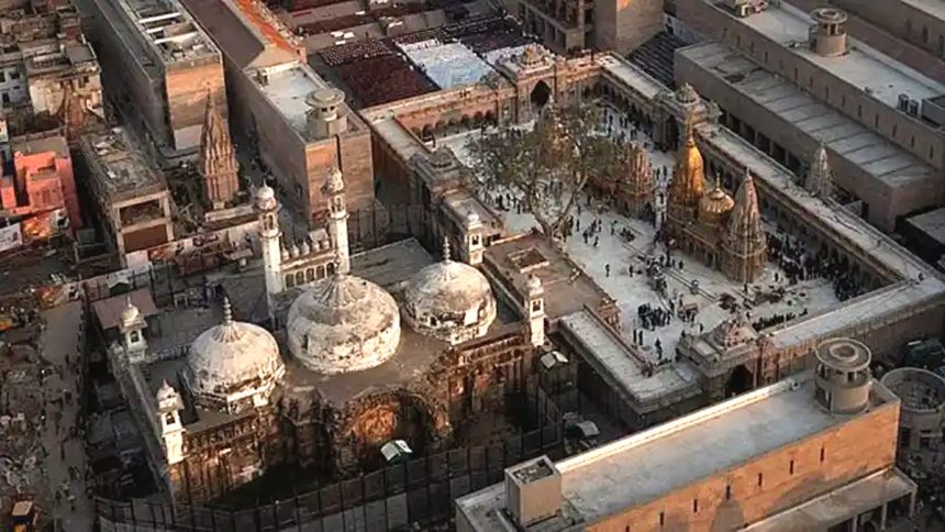 ज्ञानवापी में पूजा और नमाज दोनों जारी रहे, पूजा पर रोक लगाने की याचिका पर CJI का आदेश