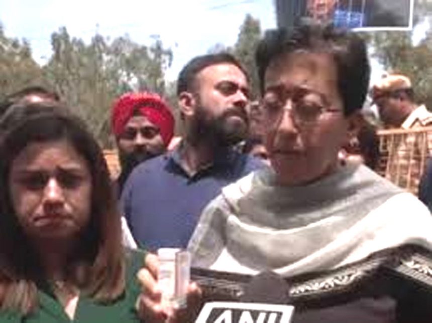 Atishi reached jail with insulin, said - Central government is more cruel than the British