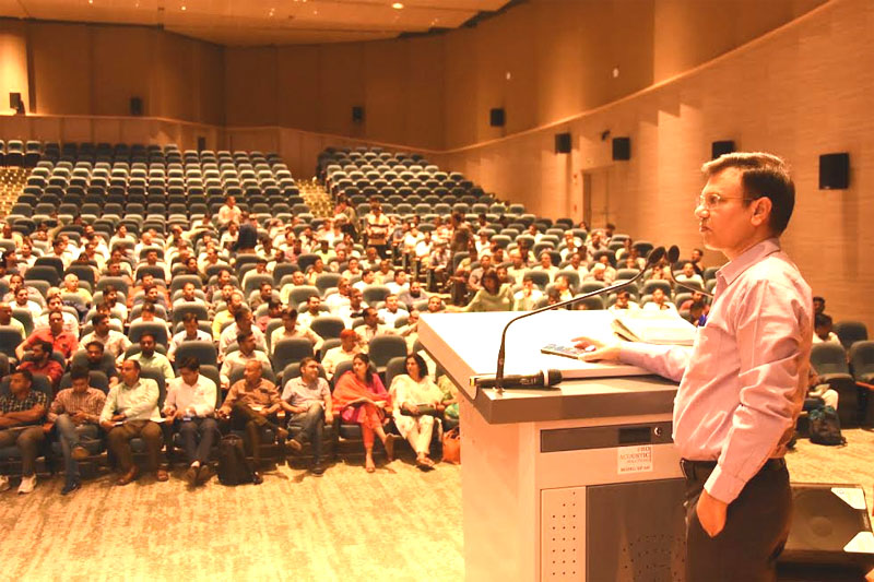 Officials are being given training to make the election festival of Lok Sabha elections-2024 fair and free.