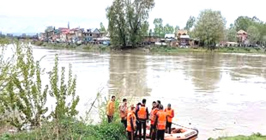 Srinagar boat accident- 6 people including 2 children died: Boat capsized in Jhelum