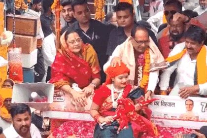 Third phase, voting tomorrow on 93 seats in 11 states