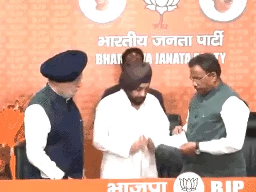 Former Delhi Congress President Lovely joins BJP