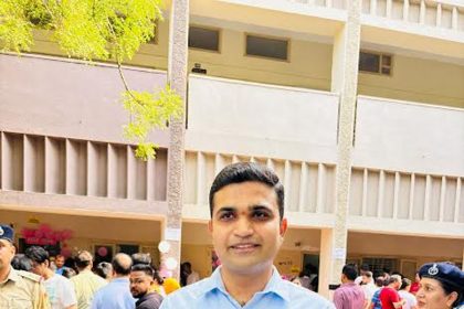 Voters were motivated to exercise their franchise in the booth set up in Vidya Mandir School.