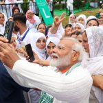 नई योग इकोनॉमी को बढ़ते देख रही दुनिया- अलग अंदाज में दिखे PM Modi, योगासन के बाद ली सेल्फी