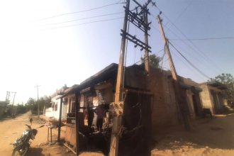 The fire in the transformer exploded, and the confectionery shop was burnt to the ground