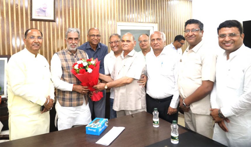 Shri Agrasen Samaj Faridabad congratulated popular MP and Union Minister Krishnapal Gurjar on scoring a hat-trick.