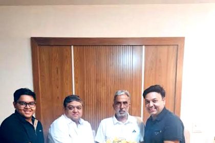 Famous young industrialists and directors of Alpha Abhirashi Group, Ashish Jain and Abhishek Jain congratulated Krishnapal Gurjar.