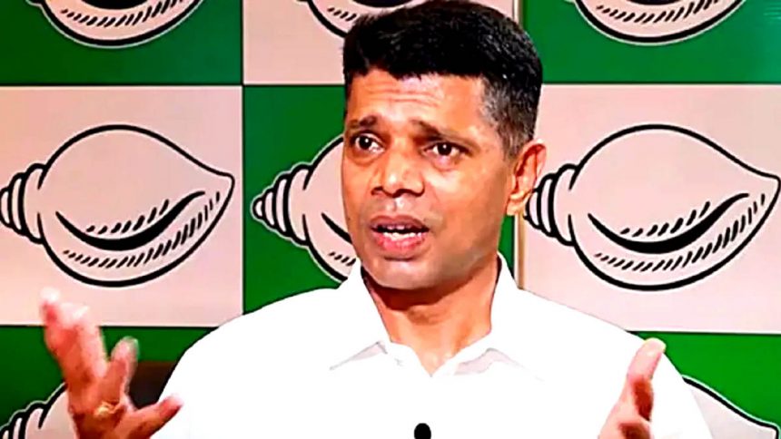 VK Pandian, close to Patnaik, retires from active politics