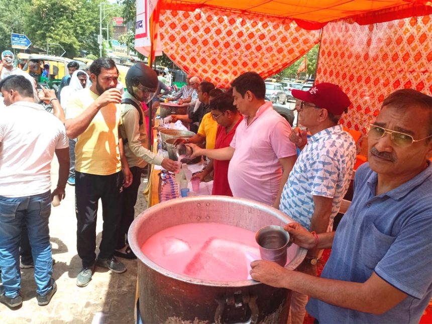 Marwari Yuva Manch Faridabad and Maheshwari Seva Trust installed sweet water on the occasion of Nirjala Ekadashi.