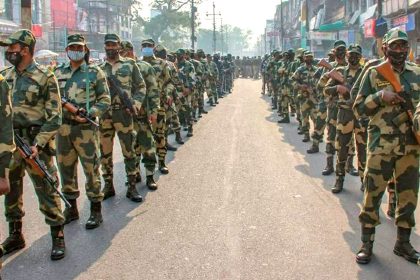 Late night bomb blast in Bengal, 5 injured