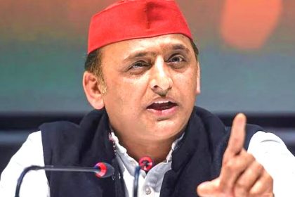 Akhilesh taunts PM, says, 'Forgot to salute Sengol'