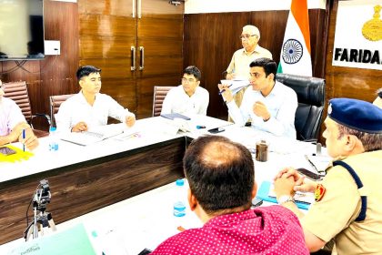Deputy Commissioner Vikram Singh gave instructions for smooth water and electricity supply along with flood control arrangements.