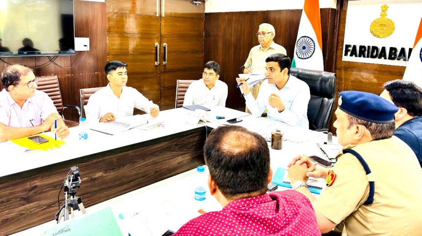 Deputy Commissioner Vikram Singh gave instructions for smooth water and electricity supply along with flood control arrangements.