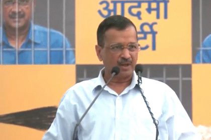 Kejriwal wants to undergo medical examination in front of his wife