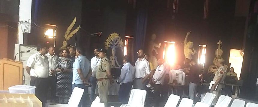 Final rehearsal of counting of postal ballot paper took place in the auditorium of DAV School, Sector-14.