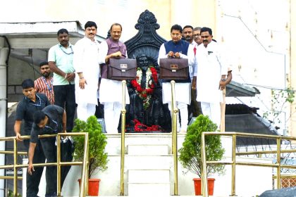 ₹1500 cash every month to women in Maharashtra