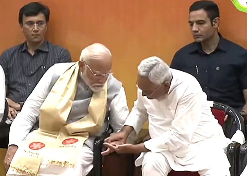 Nitish saw Modi's finger, then something happened